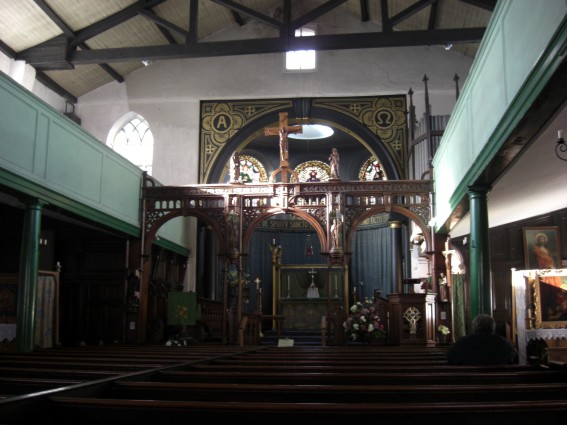 St Ninian, Whitby, interior